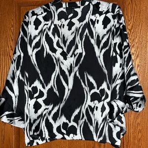 Ladies XLarge White House/Black market 

Like new
